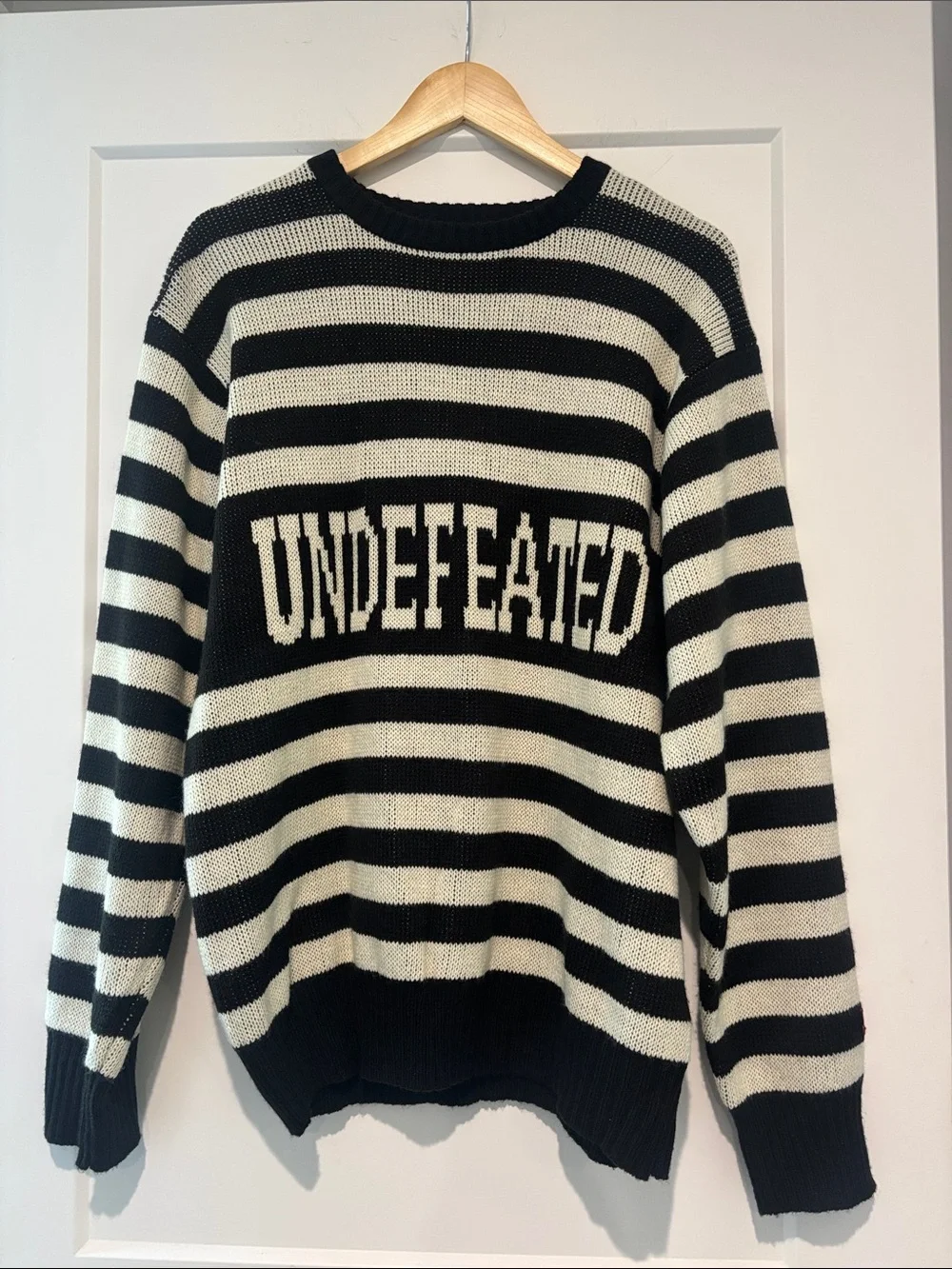 Undefeated Striped Knit Logo Sweater Large Black White Crewneck Streetwear
